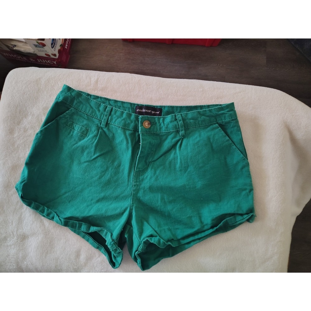 Ambiance Apparel Womens Green Chino Shorts Size Large Casual Summer‎ Pockets